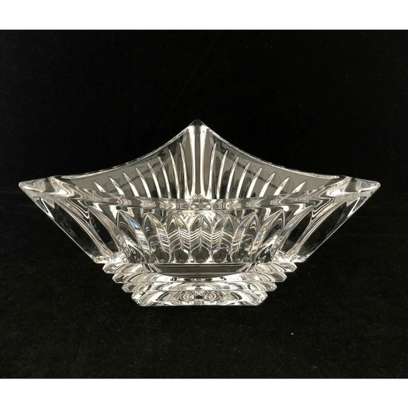 Vintage Mikasa Twilight Slovenia Clear-Cut Triangle Crystal Bowl - Picture 1 of 2